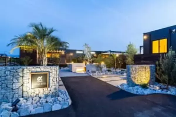 一棟貸しのトレーラーホテル　1月31日までの予約で平日半額になるお得なプラン　高松市