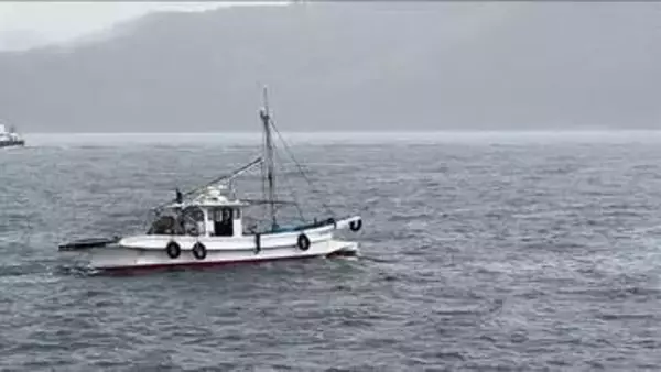 小豆島沖で底引き網漁船とタンカーが衝突　香川