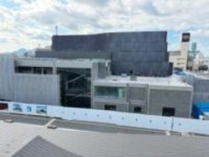 丸亀市民会館の開館記念式典に映画「国宝」の振り付けを担当の谷口裕和さんが出演　香川