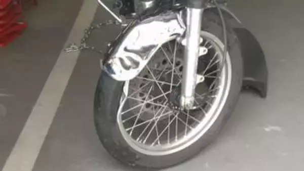 岡山市でオートバイが乗用車と衝突　オートバイの男子高校生(17)が重体