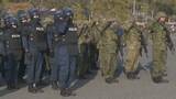 「香川・徳島県警と陸上自衛隊が共同訓練で連携強化　銃の乱射や建物の爆破などテロが起きた場合を想定」の画像1