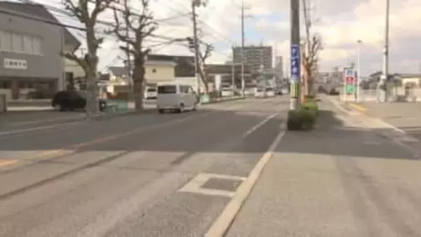 県道を横断していた82歳の女性が車にはねられ死亡　岡山市