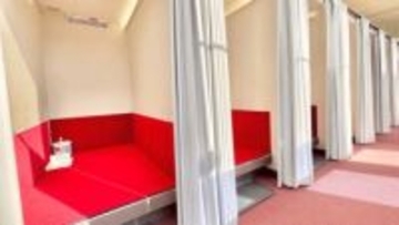 個室ブースで乗船前後を快適に 船との組み合わせも…ジャンボフェリーが待合所に「ちょっとこま」設置