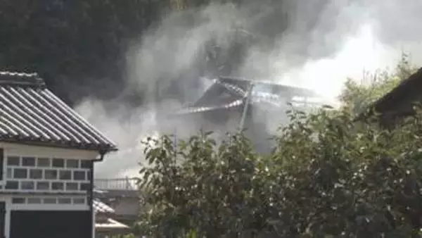 岡山市東区で火事　住宅から出火し一時竹林に燃え移る