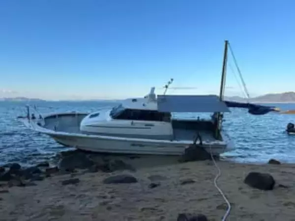 釣りをしていたプレジャーボートが島の海岸に乗りあげ　けが人なし　岡山
