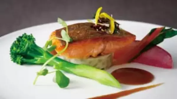 石鎚の名水で育ったトラウトサーモン「サイモン」　12月19日から高松市のホテルなどで提供　JR四国