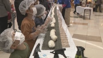 県産ノリでジャンボ恵方巻き　「新ノリ祭り」にぎわう　香川