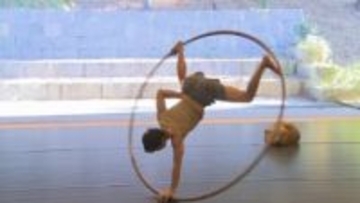 日本の現代サーカスを世界へ　香川県拠点のプロデュース団体がパフォーマンス披露　世界各国のディレクターらが視察