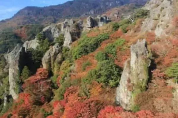 寒霞渓の紅葉はロープウェイ沿線から山麓周辺にかけて見頃　香川・小豆島