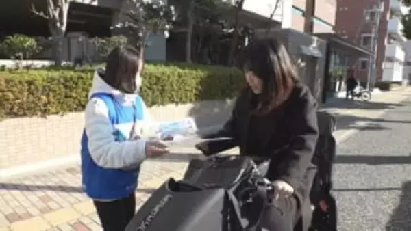 自転車のマナー向上へ　香川大学の学生がデザインしたチラシを配布　高松市