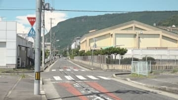 交差点で軽自動車にはねられ自転車の女性(76)が重体　香川・高松市