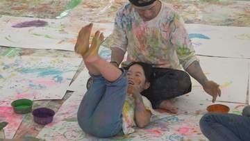 絵の具で遊ぶアートイベント　子どもの個性や表現力を育む　香川・さぬき市