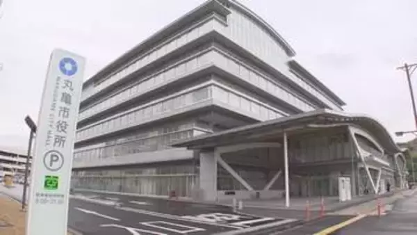 遺跡から掘り起こされた土器や鬼瓦を展示　文化財保存への理解を深める　香川・丸亀市