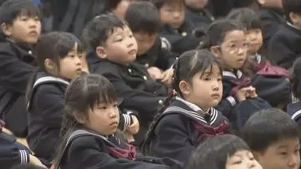 「割り算とか算数が楽しみ」　高松市の公立小で入学式　約2700人の新入生が入学