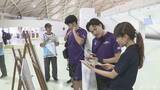 「県外から訪れる若者に高松市の魅力をPR　高校生らがバレーボール選手らにうどん店を紹介」の画像1