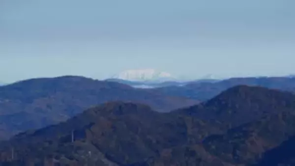 見える！岡山県南部の岡山天文博物館（岡山県浅口市）から雪の大山（鳥取県）を撮影