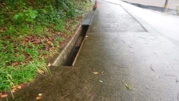 岡山市の水路で鉄製グレーチングのふた4枚が盗まれる