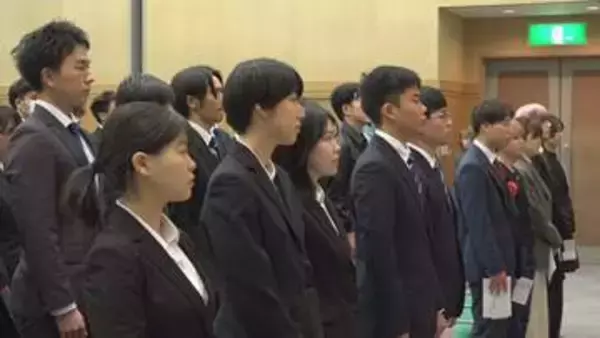 「岡山市で中小企業の合同入社式　22社の38人が参加　3日はマナー研修も」の画像