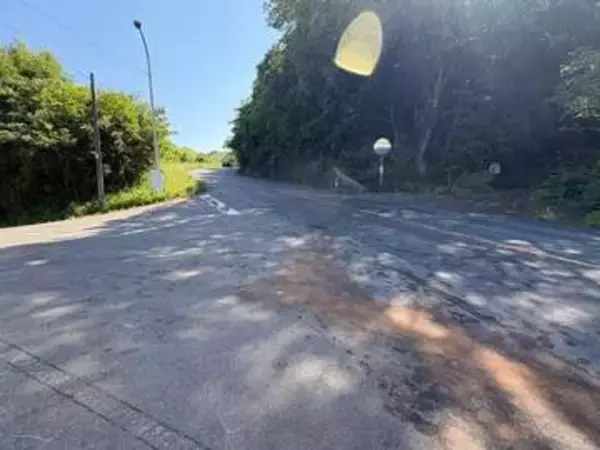 三豊市で乗用車と軽自動車が正面衝突　男性が死亡　香川