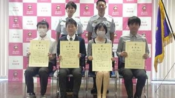 ボウリング大会で突然倒れた男性(85)を心肺蘇生などで救助　スタッフと参加者4人に感謝状