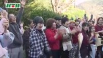 「ありがとう！」明治から令和まで150年…閉校の長崎市立手熊小で「施錠式」玄関に鍵をかけ、卒業生が別れを惜しむ