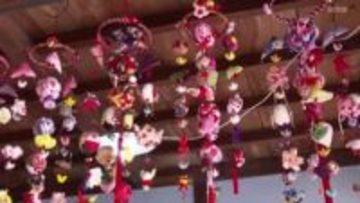 五島列島で1000点の手作り「つるしびな」展示… 使わなくなった着物やちりめんをリメイク