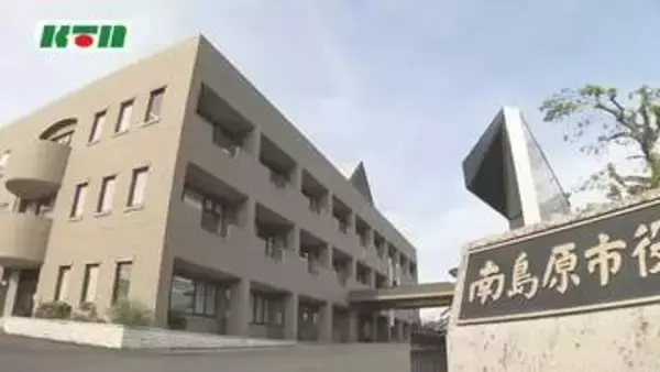 市役所の駐車場で女性が軽自動車にはねられる…ろっ骨などを折る重傷　ドクターヘリで搬送される