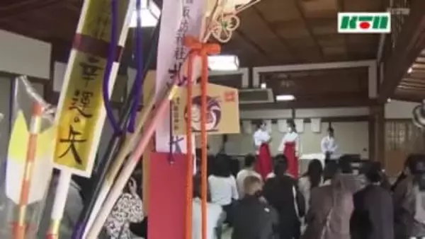 長崎市の諏訪神社で臨時の巫女の講習会