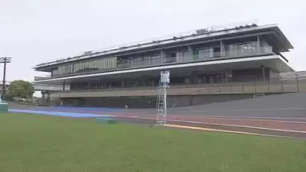 総工費約40億円　佐世保競輪場の新メインスタンドが完成　車券のネット購入増加で来場者減　イベントテラス設置で家族連れなど利用者層を開拓へ