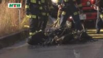 大型バイクが国道で炎上…全焼もけが人無し 長崎市宿町でバイクが普通乗用車に衝突