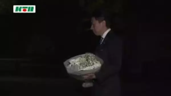 「核の惨禍を繰り返さない、思いを胸に職責を果たす」小泉進次郎防衛相が平和公園で献花 黙とうを捧げる