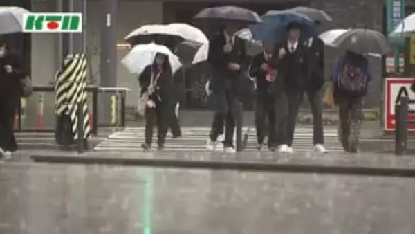 一時、雷も…大気の状態が不安定で激しい雨　空の便に欠航や遅れも発生　午後には回復して晴れる見込み