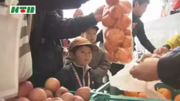 2000円相当の県産品を700円で競り落とす人も！長崎市中央卸売市場のスマイルフェスタ