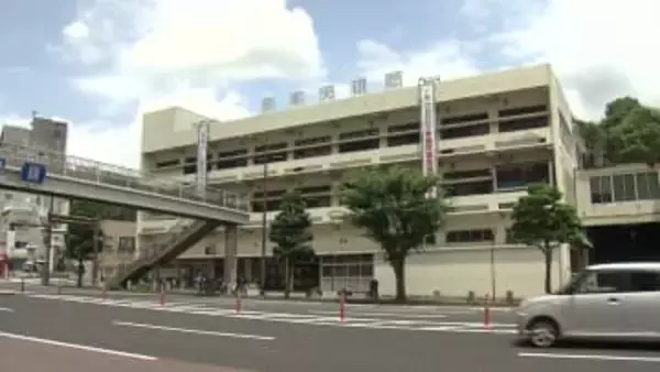 「道路から水が出ている」と通報 水道管が破裂し約20軒が一時断水 直径15cmの上水道管が老朽化で