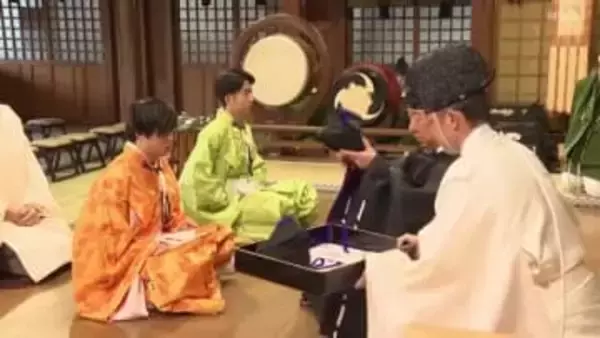 武家装束姿で成人の儀式 「古式元服式」で大人の仲間入り「なかなかこういう機会はない。親に感謝」