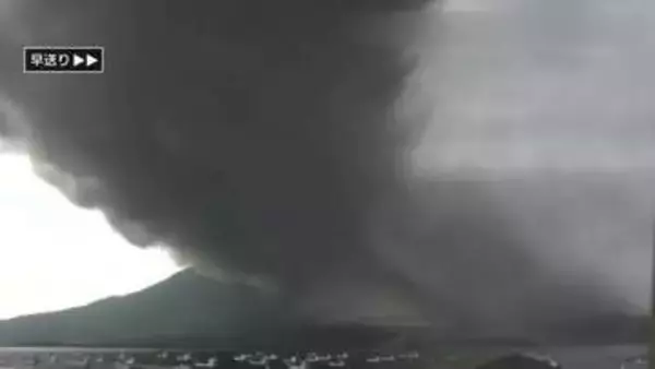 桜島3500メートル噴煙　8日午後の爆発で降灰広域化、山体膨張は一段落