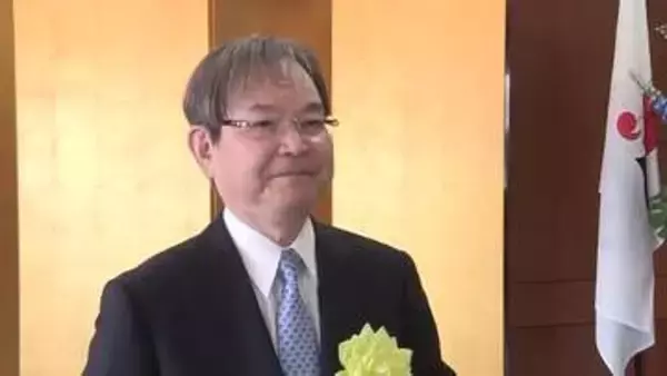 鹿児島市立病院で初の名誉院長　坪内博仁氏に称号授与　12年8カ月の功績を評価