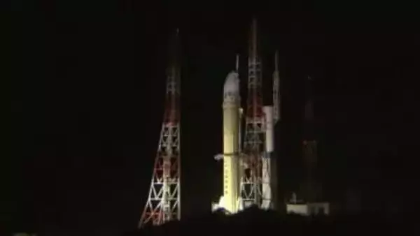 H３ロケット８号機が組立棟から発射地点に移動　１７日の打ち上げに準備着々　鹿児島・種子島