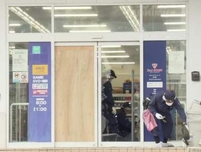店舗の閉店時間中にスマホなど盗まれる被害　ことしに入って同様の被害３度目　警察が窃盗事件として捜査　大阪狭山市