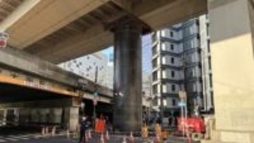 【速報】新御堂筋の一部はあす（12日）も通行止めへ　横山大阪市長「本日（11日）並びに明日（12日）も交通が再開できる可能性は非常に厳しい」“パイプが地中から13メートルの高さまで隆起”で通行止め続く