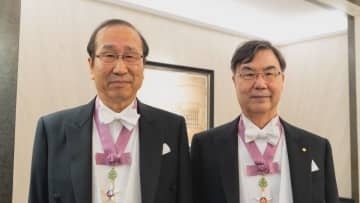 ノーベル賞授賞式　関西の研究者2人にメダル授与　化学賞受賞の北川さんが住む大阪・寝屋川市の小学校では研究にちなんだ授業も