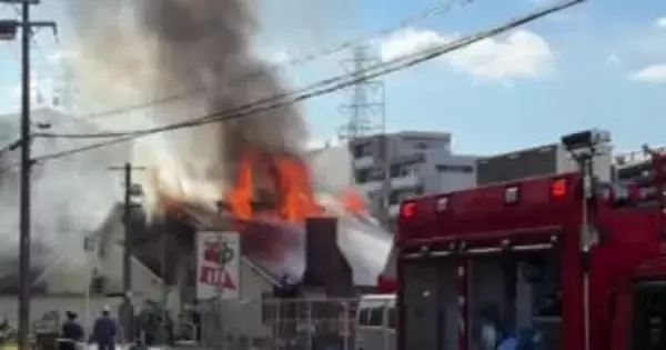 【速報】ファミリーレストランで火事　開店作業中に出火か　店内にいた店員は全員無事確認　大阪・吹田市