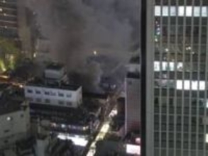 【速報】大阪・梅田で複数の建物が燃える火事　約300平方メートル焼損中　消防車43台が出動