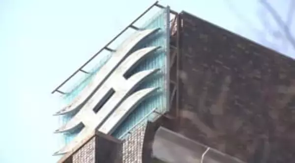 「在宅勤務中に車で酒を買いに行き飲酒運転で事故」兵庫県企業庁の56歳男性職員を県が懲戒免職処分　過去にも複数回在宅勤務中や出勤途中に飲酒