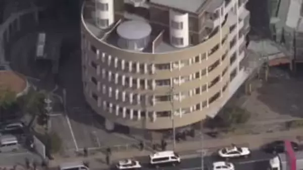 【速報】兵庫・姫路市のマンションで住人の男性が背後から刃物で刺され殺害された事件　49歳の男を逮捕「今はしゃべるつもりはありません」と供述　防犯カメラから「レンタカーで逃走」判明　石川県で確保