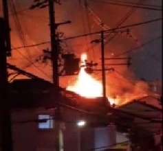 【速報】「私が自宅の毛布に火をつけた」76歳男が交番に自首　消防車52台が出動　約520平方メートル焼けた集合住宅火災で逮捕　大阪・東淀川区