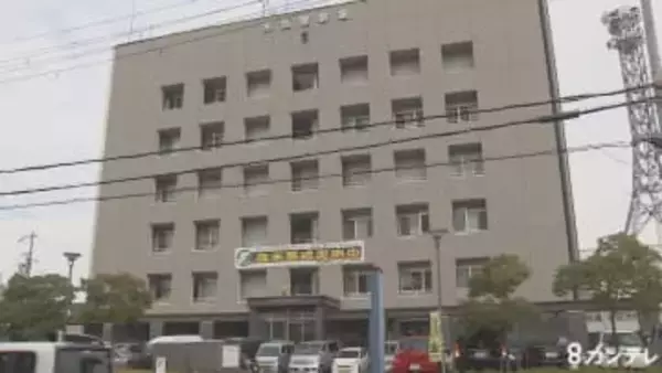 「大きな音がした」通報で発覚　夜の府道でバイクが停車車両に衝突　運転の57歳とみられる男性死亡　東大阪市