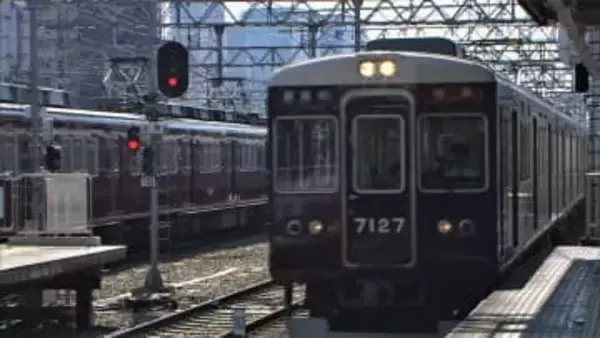 【速報】阪急京都線で人身事故　水無瀬駅で男性が特急列車と接触　京都本線と千里線で運転見合わせ　乗客約530人が車内に