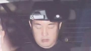 “首を刃物で刺して殺した”大阪の西名阪道で車が炎上　放火容疑で逮捕の男　後部座席から見つかった遺体の男性を殺害した疑いでもきょう＝4日にも逮捕へ