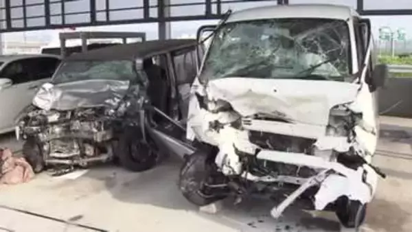 「どちらかの車が逆走か」高速道路で車2台が正面衝突　77歳男性・40代の息子とみられる男性の2人が死亡　もう1台の車運転の32歳男性は意識不明の重体